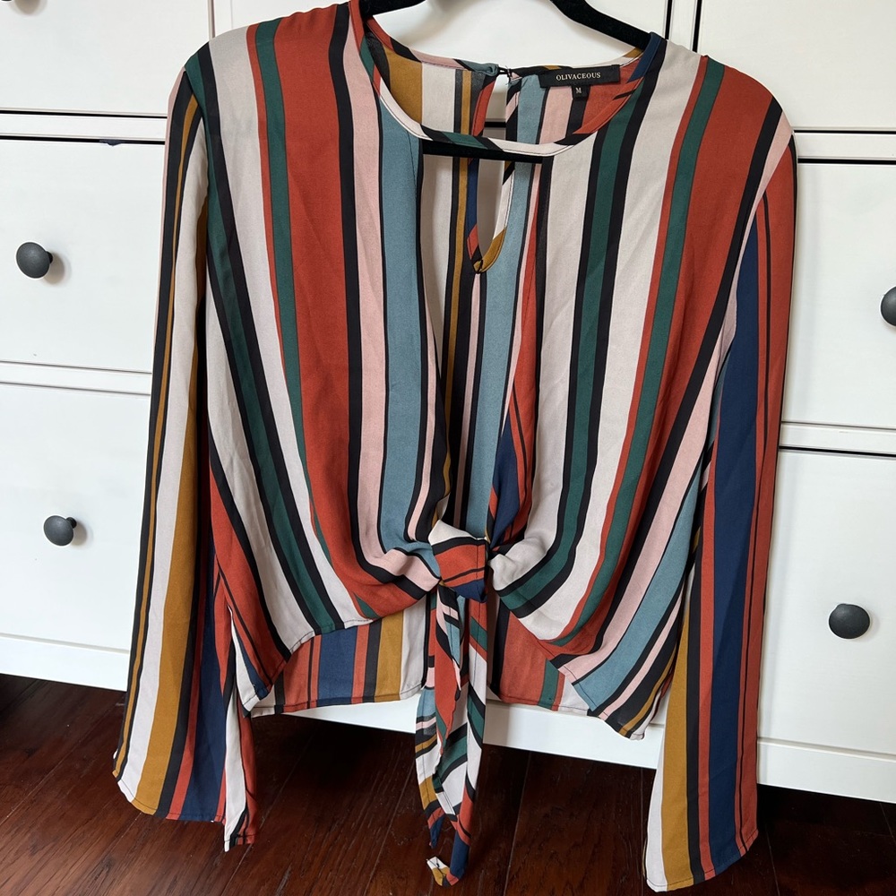 Olivaceous Tied Open front top Size M